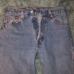 Levi’s 501 medium wash jeans great quality!